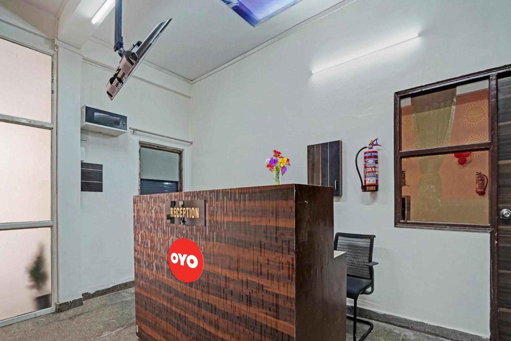 Hotel O Avs Hotel & Restaurant Noida Zewnętrze zdjęcie