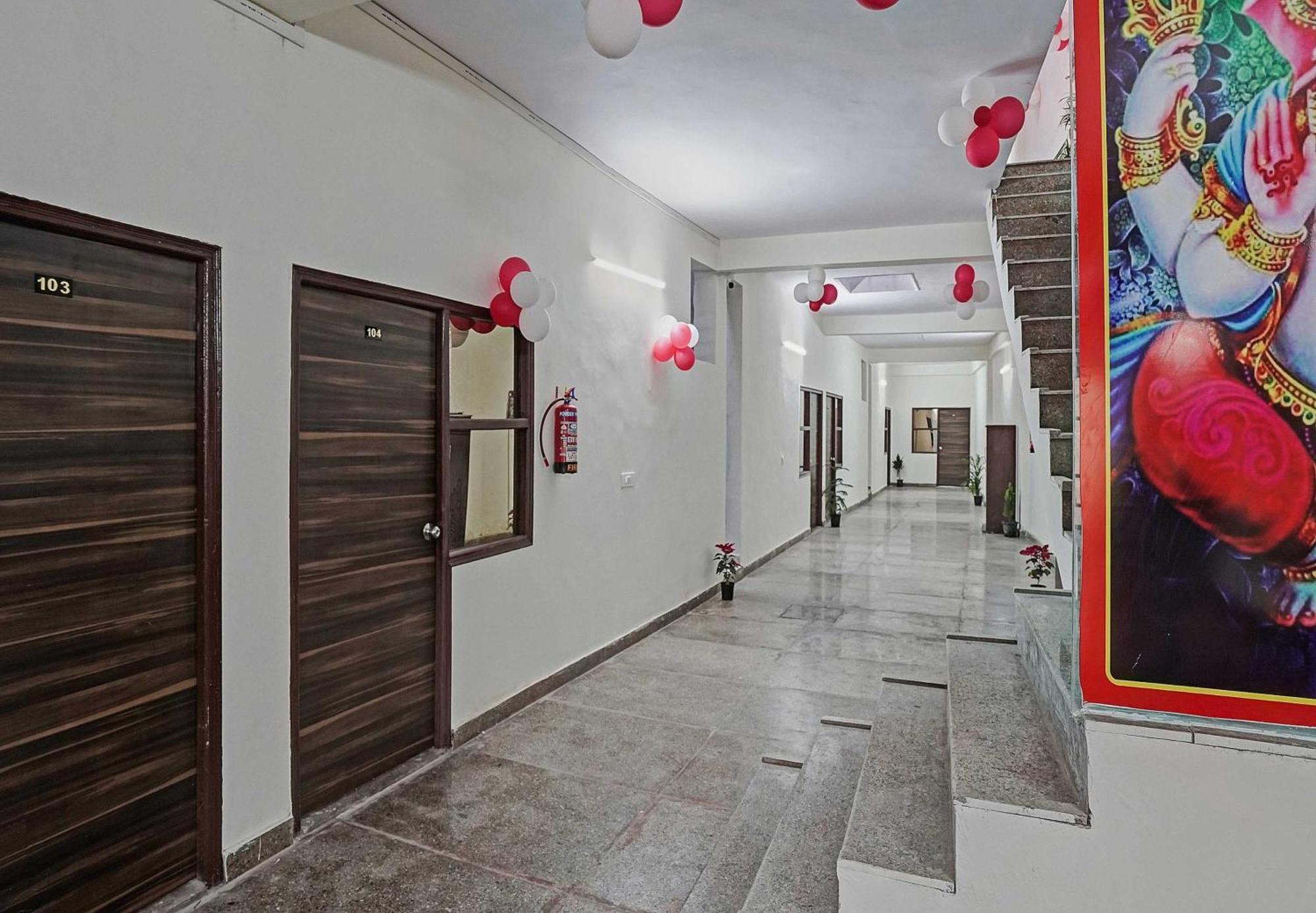 Hotel O Avs Hotel & Restaurant Noida Zewnętrze zdjęcie