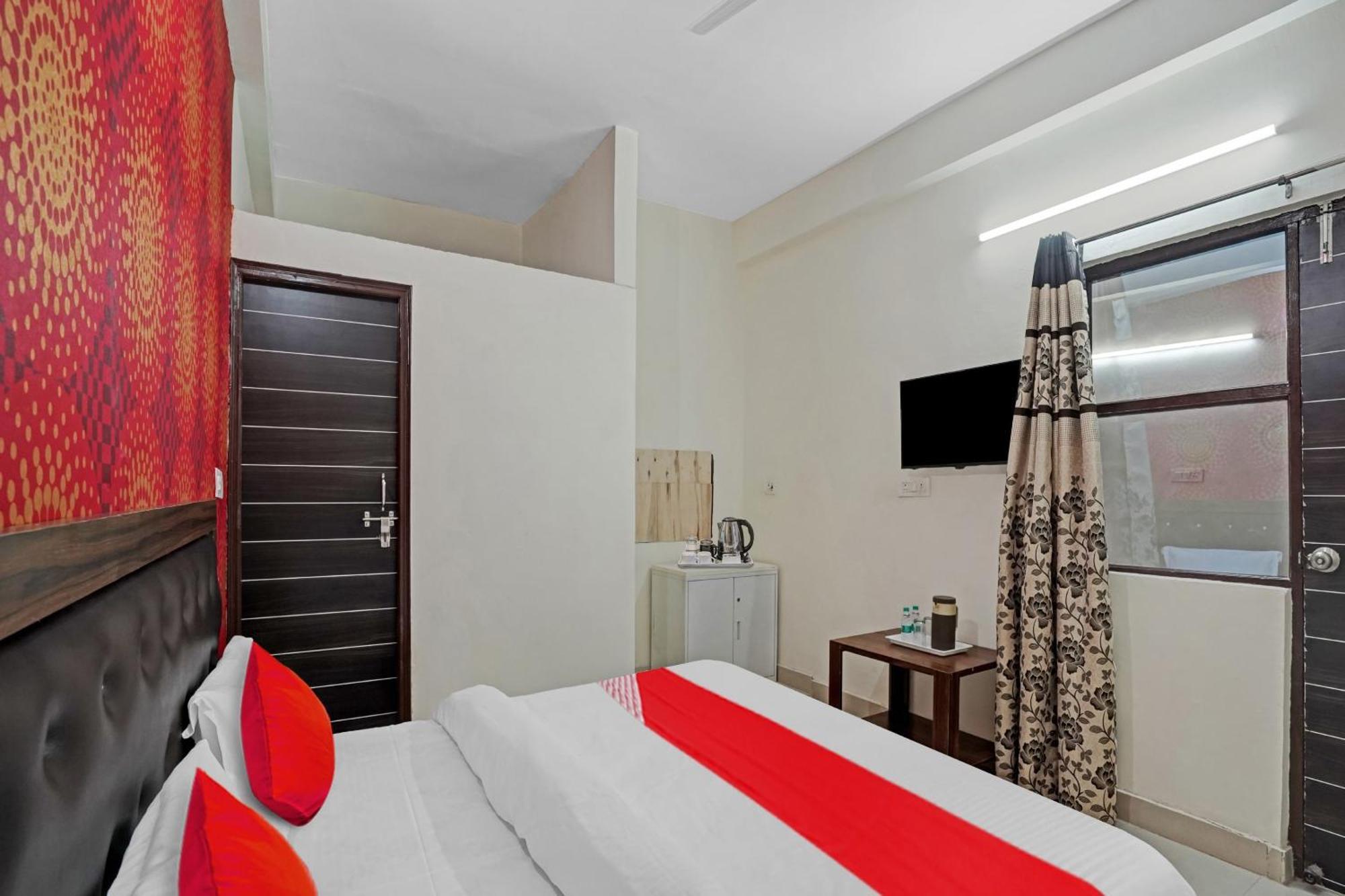 Hotel O Avs Hotel & Restaurant Noida Zewnętrze zdjęcie