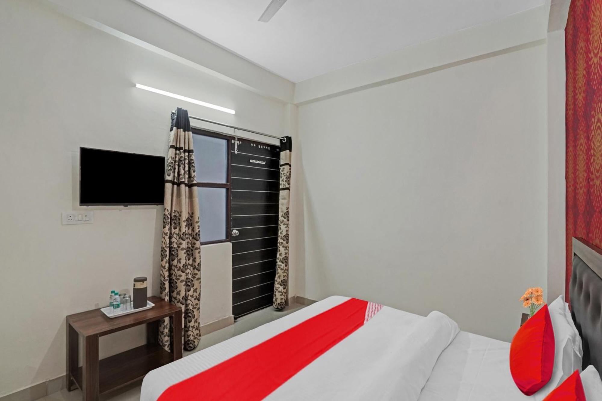 Hotel O Avs Hotel & Restaurant Noida Zewnętrze zdjęcie