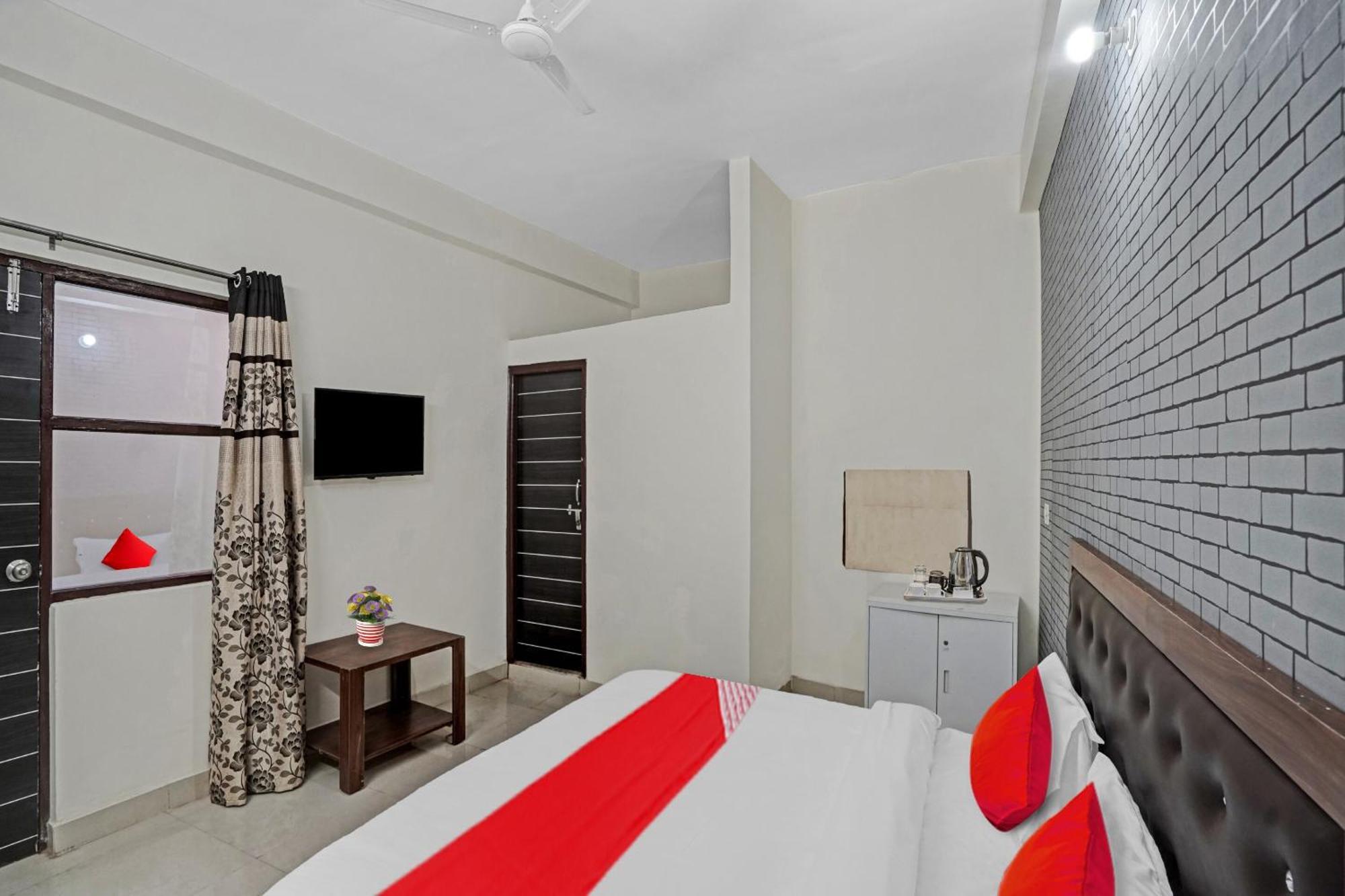 Hotel O Avs Hotel & Restaurant Noida Zewnętrze zdjęcie