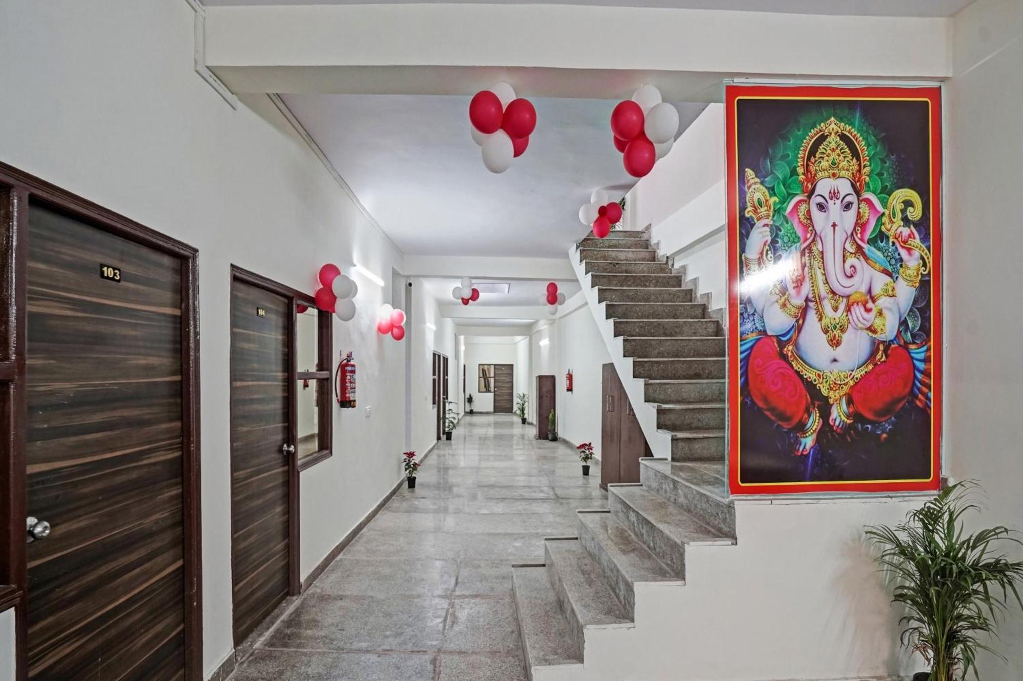 Hotel O Avs Hotel & Restaurant Noida Zewnętrze zdjęcie