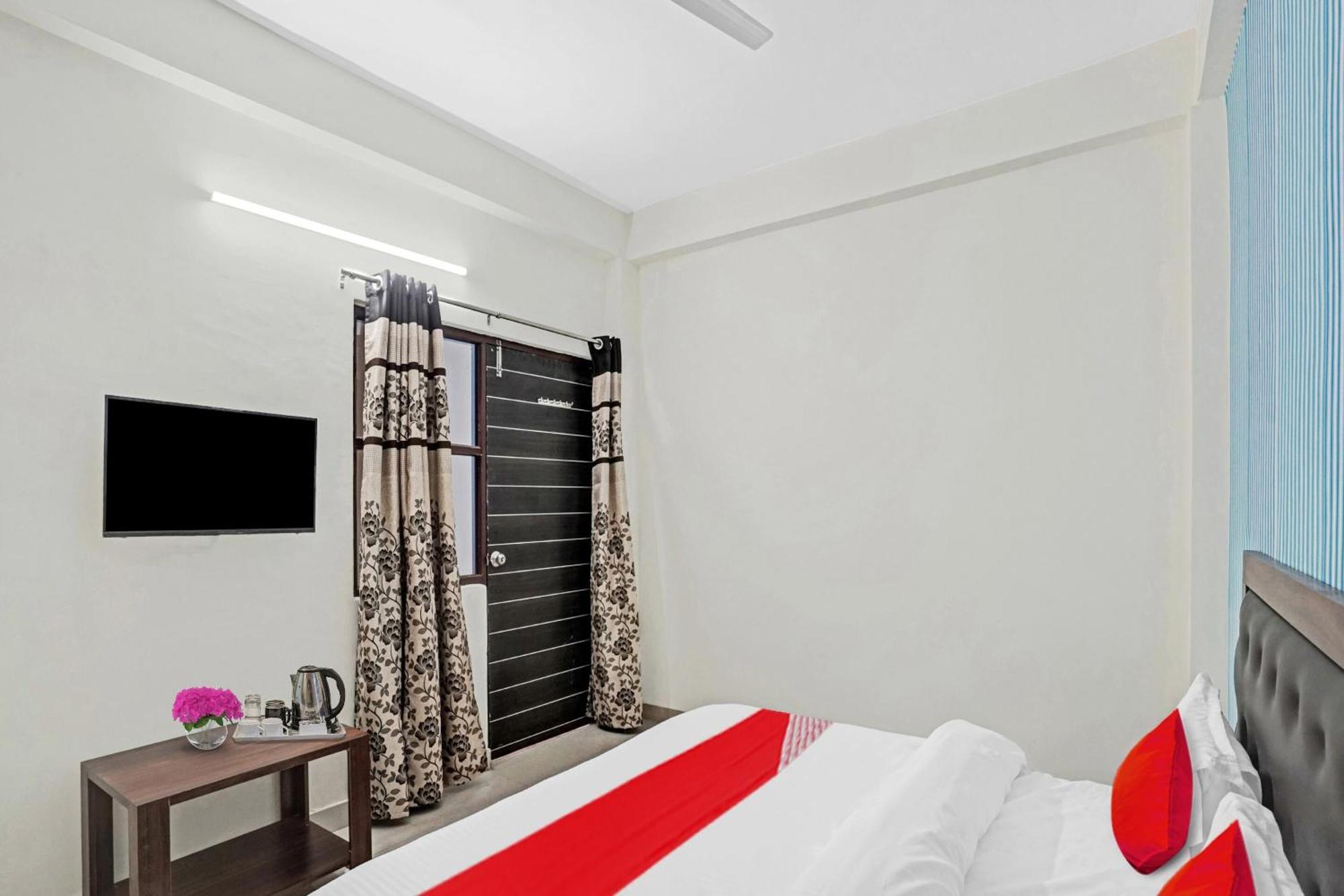Hotel O Avs Hotel & Restaurant Noida Zewnętrze zdjęcie