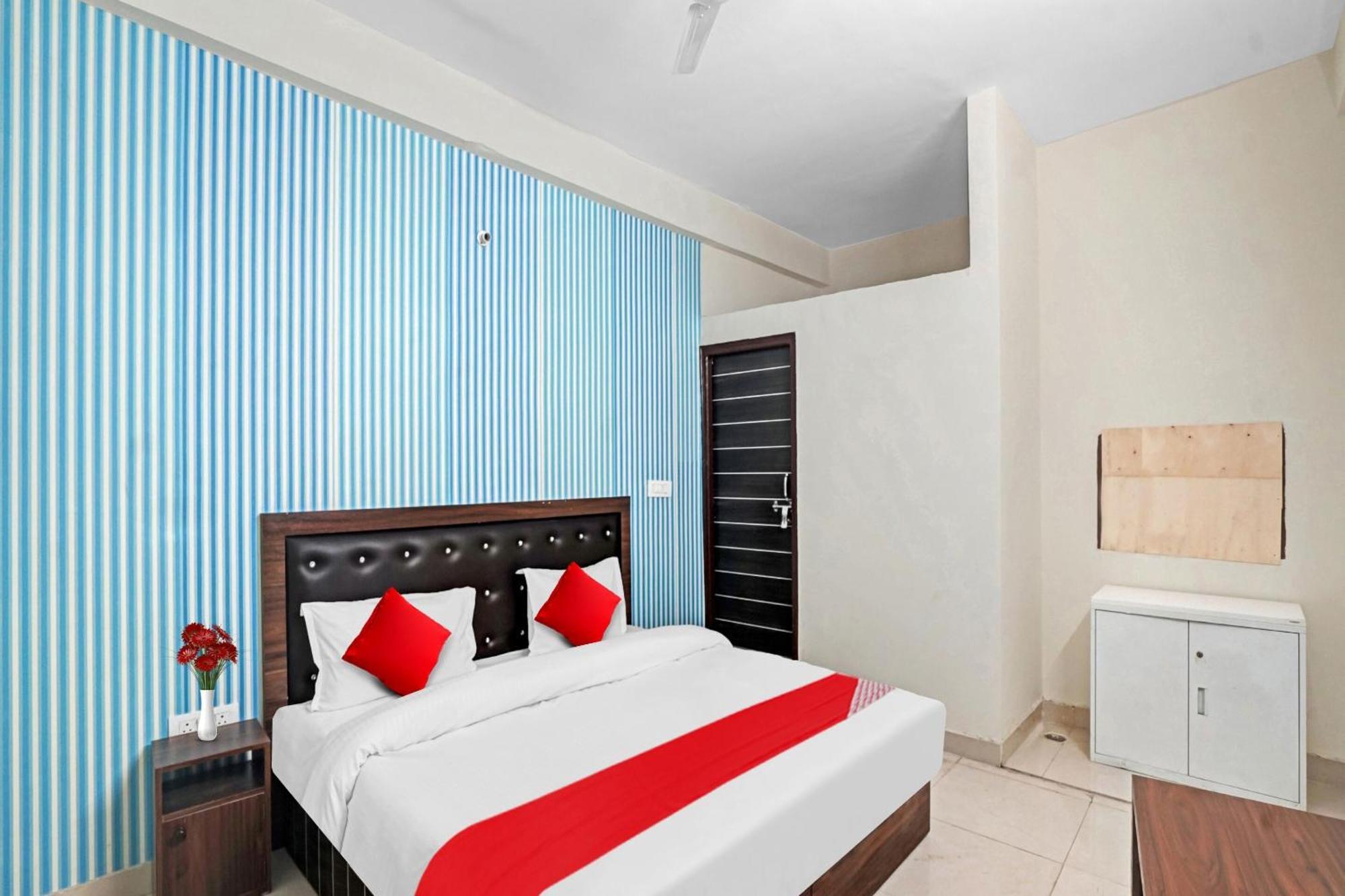 Hotel O Avs Hotel & Restaurant Noida Zewnętrze zdjęcie