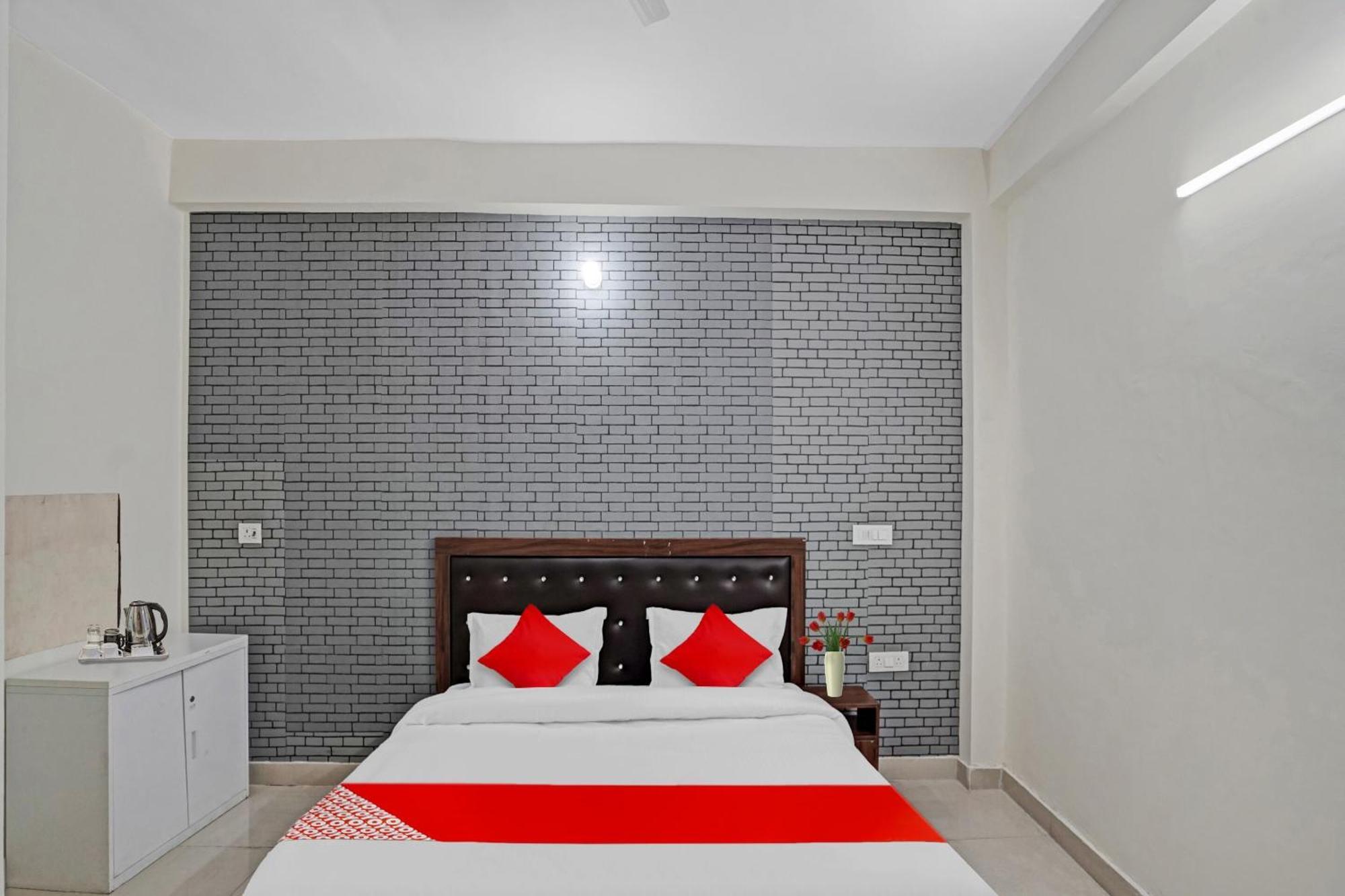 Hotel O Avs Hotel & Restaurant Noida Zewnętrze zdjęcie