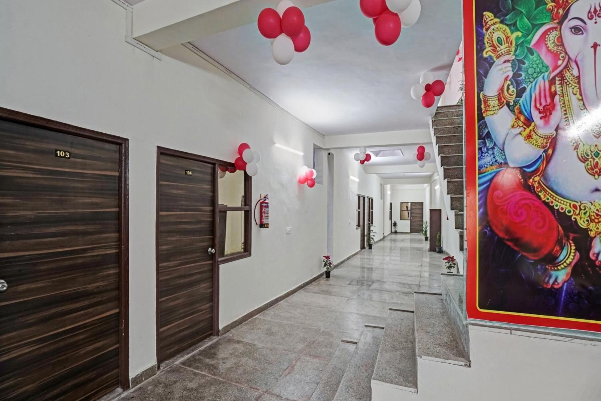 Hotel O Avs Hotel & Restaurant Noida Zewnętrze zdjęcie
